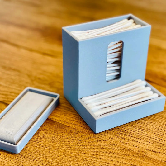 Dávkovač vatových tyčinek s víkem